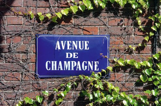 Plaque de rue de l'avenue de Champagne, Epernay.